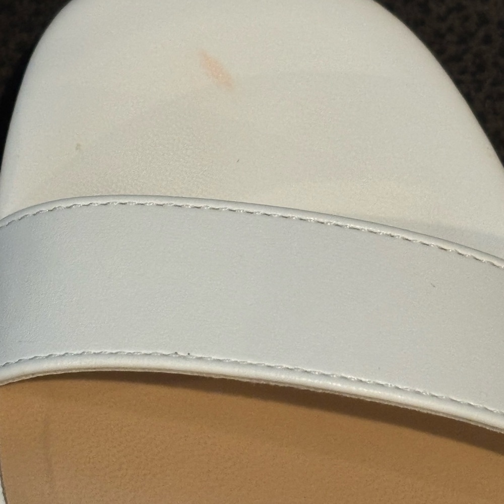 Dream Pairs Elegant White Sandals - Picture 5 of 5